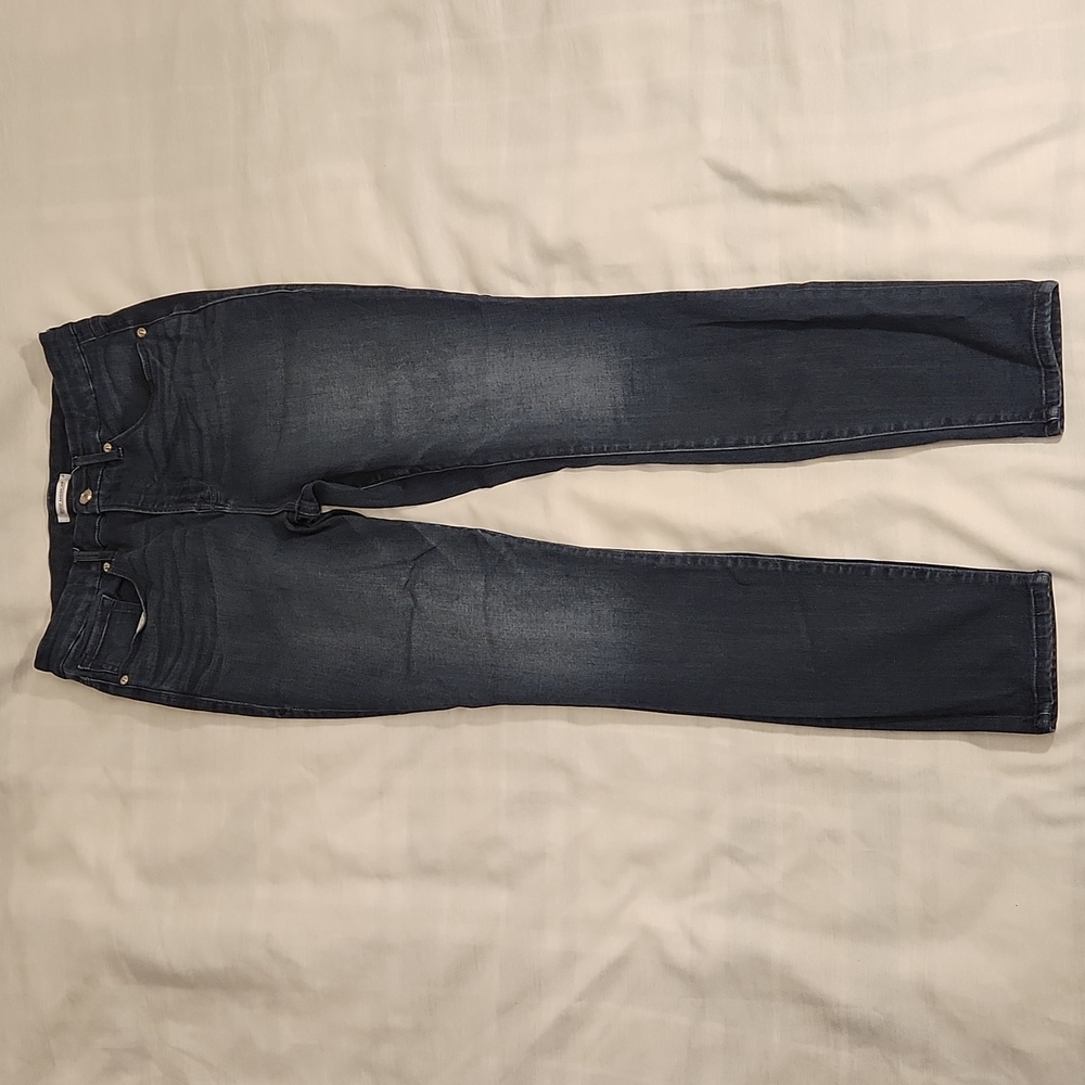 Good American Skinny Jeans in Dark Wash Blue
